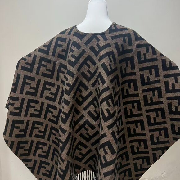 Fendi Shawl - Picture 3 of 7